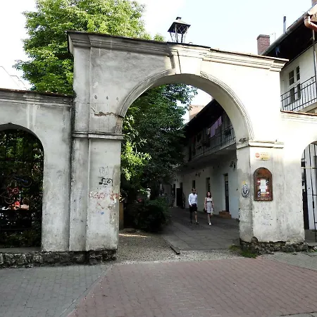 Starepodgorze Central Superior *
